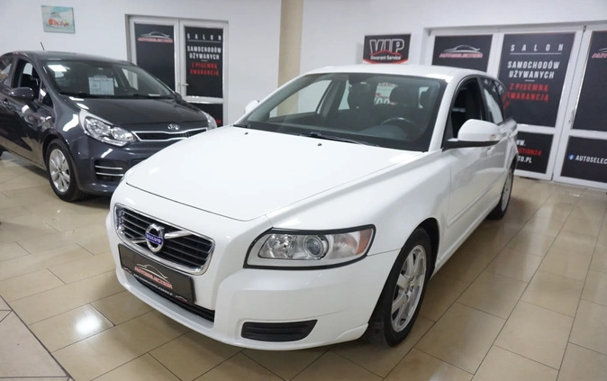 Volvo V50 cena 17900 przebieg: 213000, rok produkcji 2011 z Gryfice małe 562